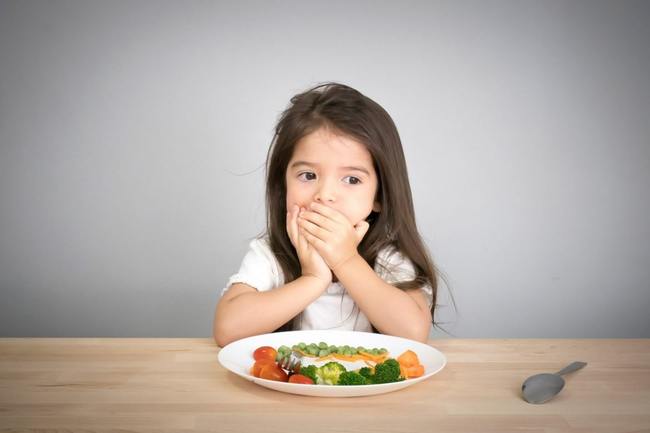 Trẻ bị đầy bụng khó tiêu nên ăn gì?